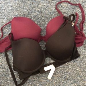 Victoria’s Secret size 34B bra